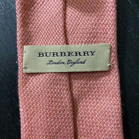 Burberry Linen Tie Peach Color - Picture 4 of 4